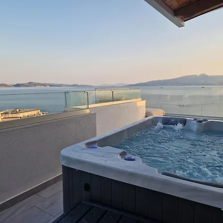 Penthouse With Jackuzy סרנדה