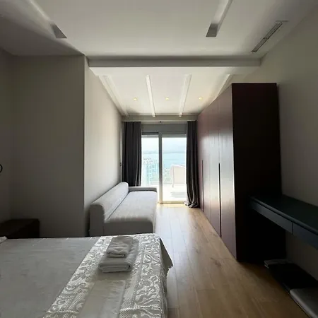 Penthouse With Jackuzy דירה סרנדה